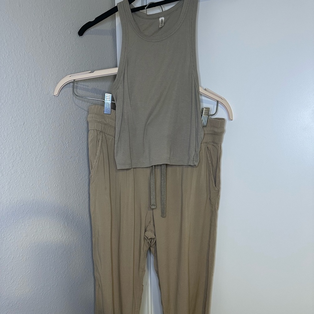 ARITZIA Sunday Best Olive Set